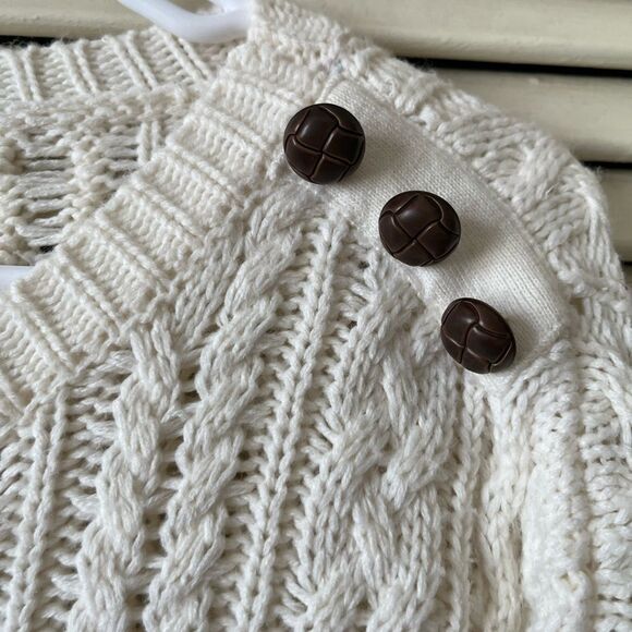 ATMOSPHERE || Womans Size 6 knit cream Sweater - Picture 4 of 5